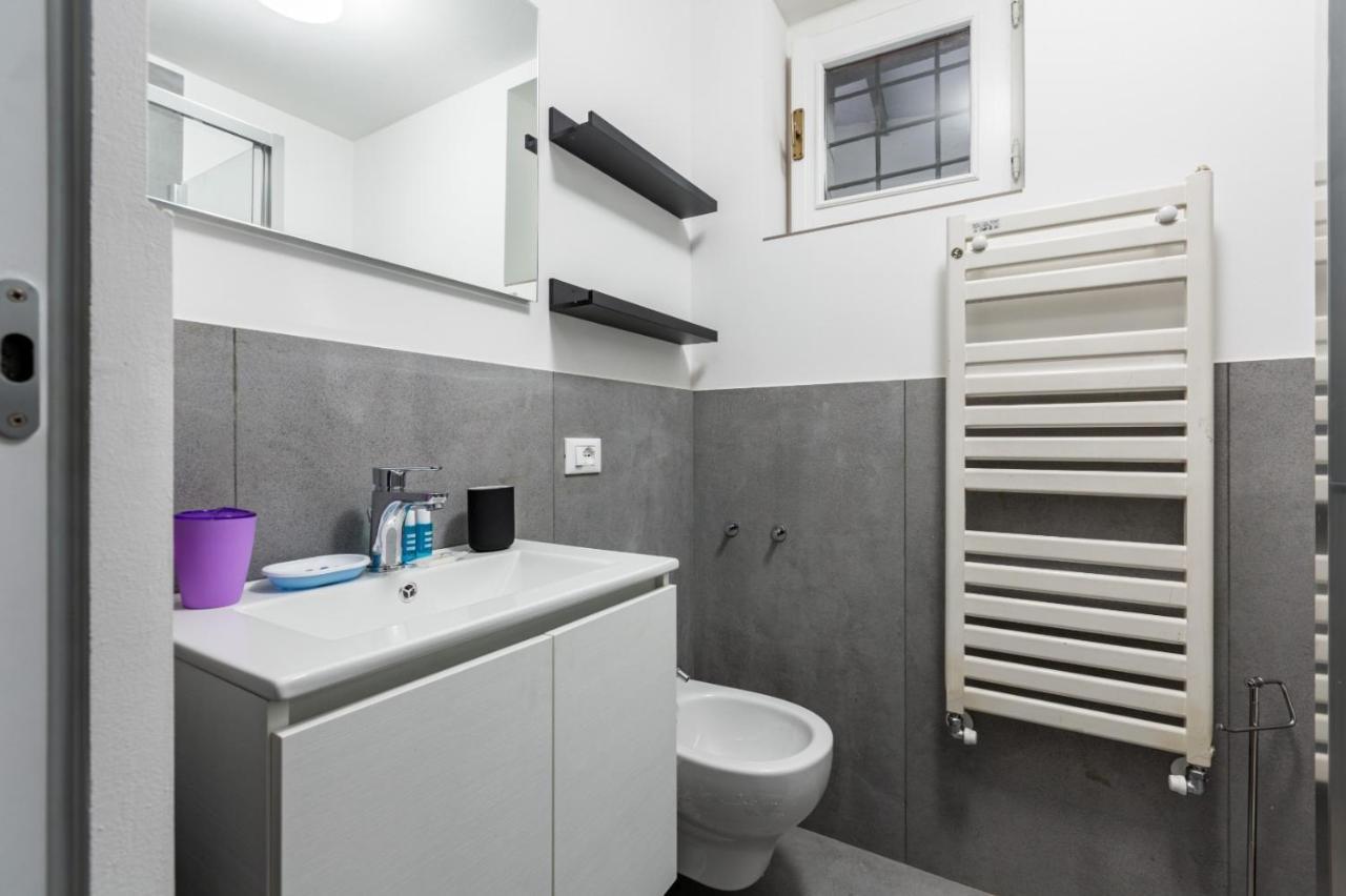 New! Studio Apt 700M From Corso Lodi! มิลาน ภายนอก รูปภาพ